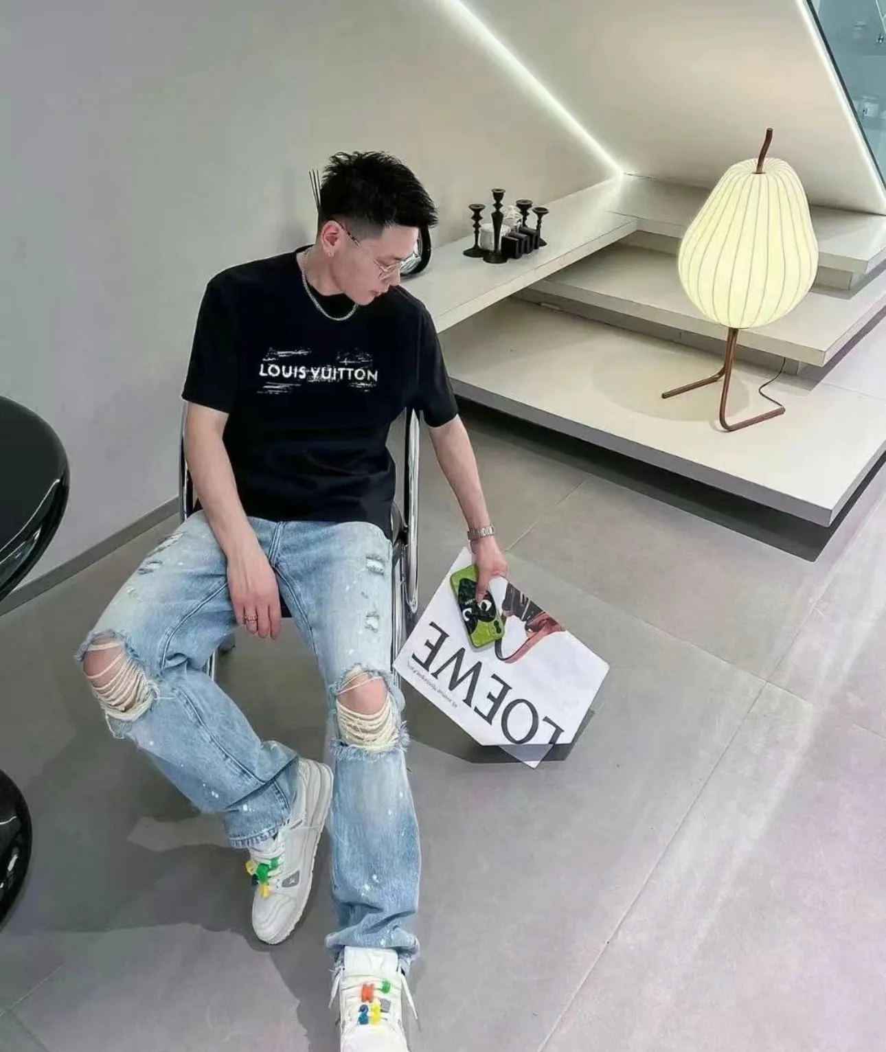 Louis Vuitton/ Logo
